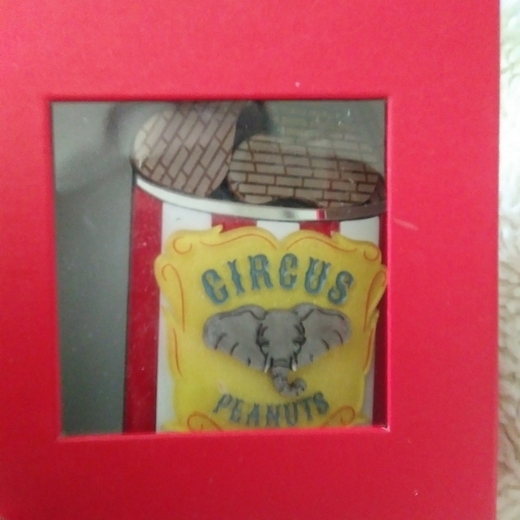 NEW Peanuts Brooch - Picture 2 of 4